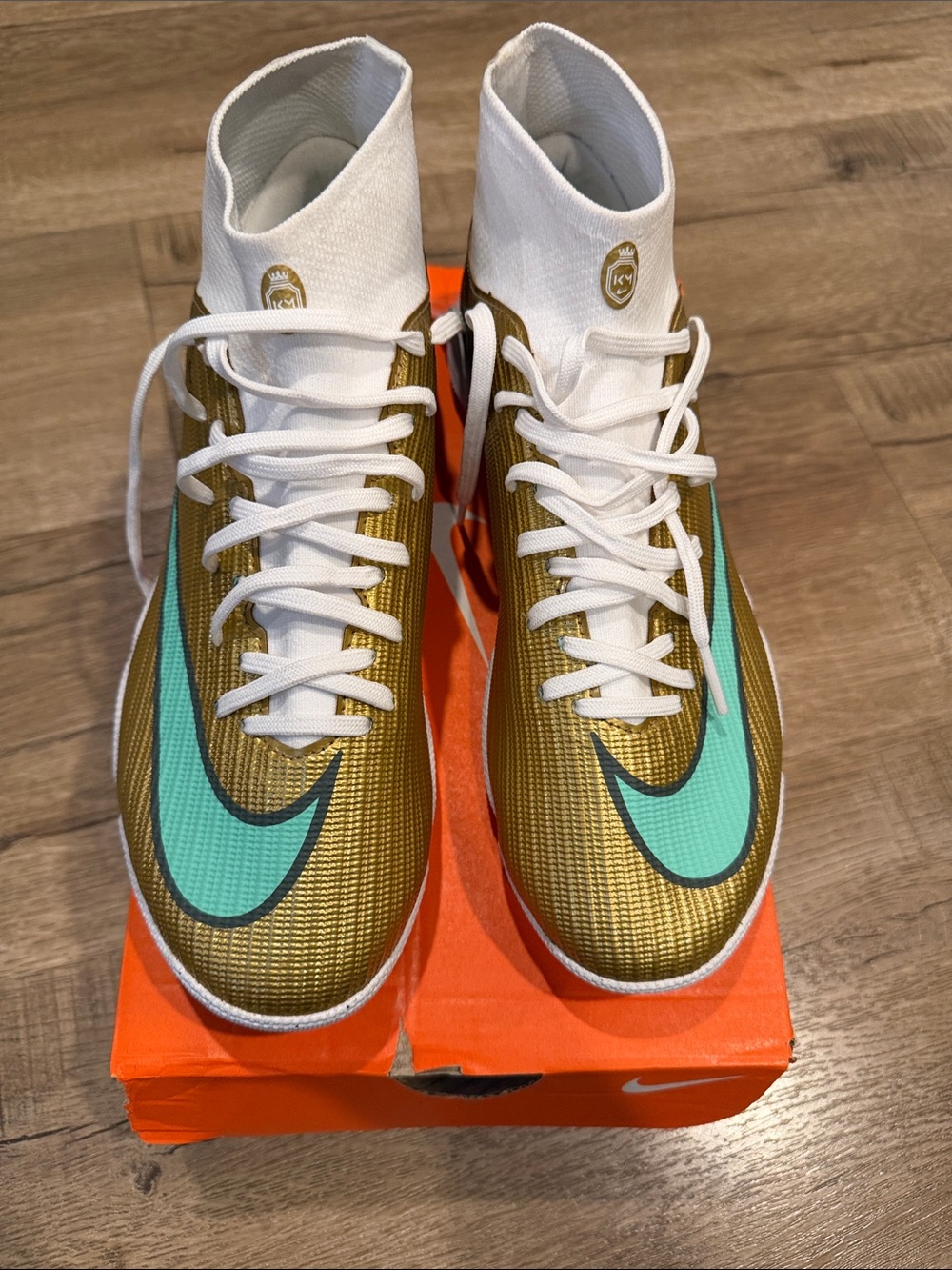 Nike Mens Superfly 11 Academy TF KM. Metalic Gold/Green Glow Turf/ Soccer shoes